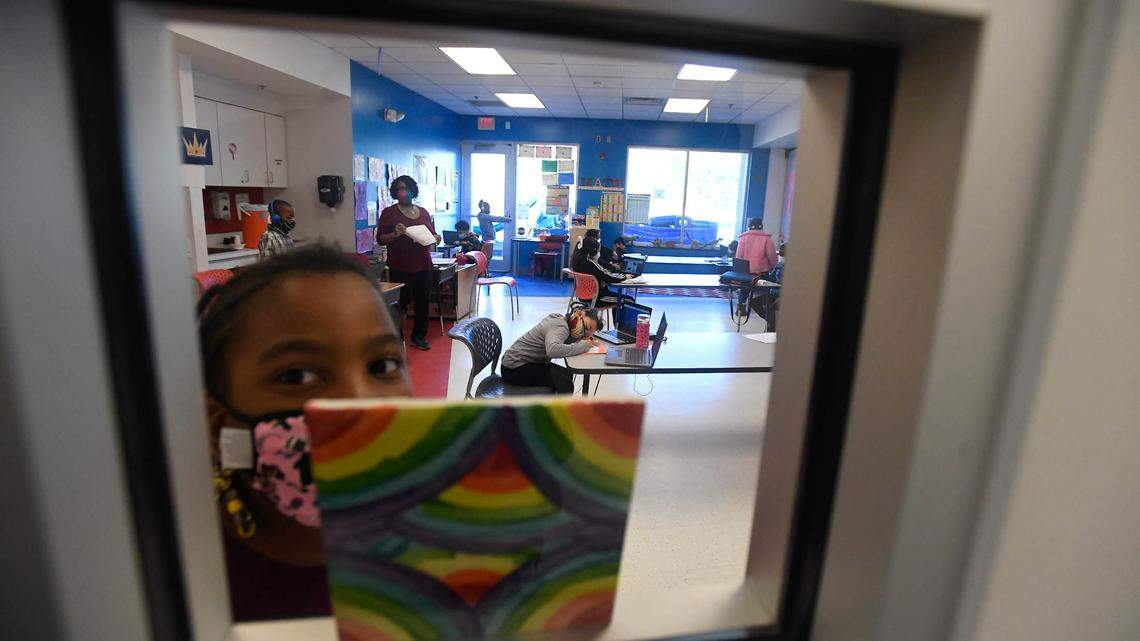 What if my CMS student forgets a mask? Who does the mandate apply to? Answers to questions.