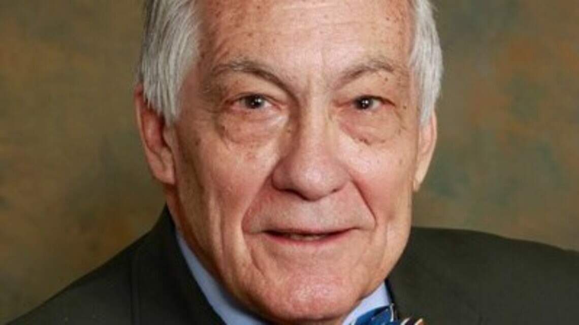 E. Osborne Ayscue Jr., Charlotte trial lawyer and mentor, dies at 92