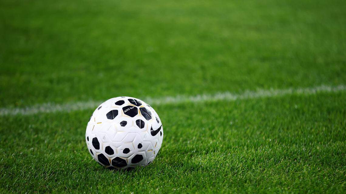 Hough shakes off the rust, tops Myers Park 3-1 in girls’ soccer showdown