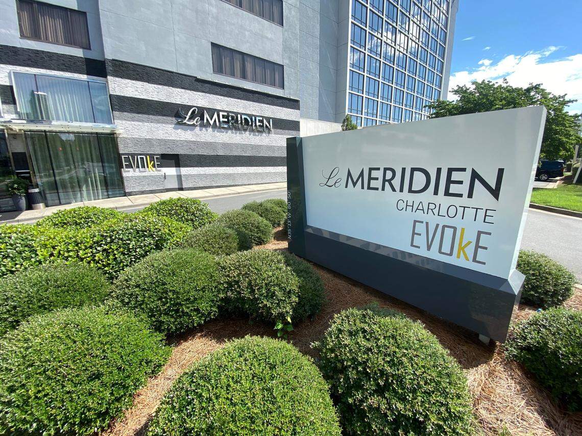 Celebrity Chef David Burke is closing the CloudBar rooftop bar and RedSalt restaurant at Le Méridien in uptown.