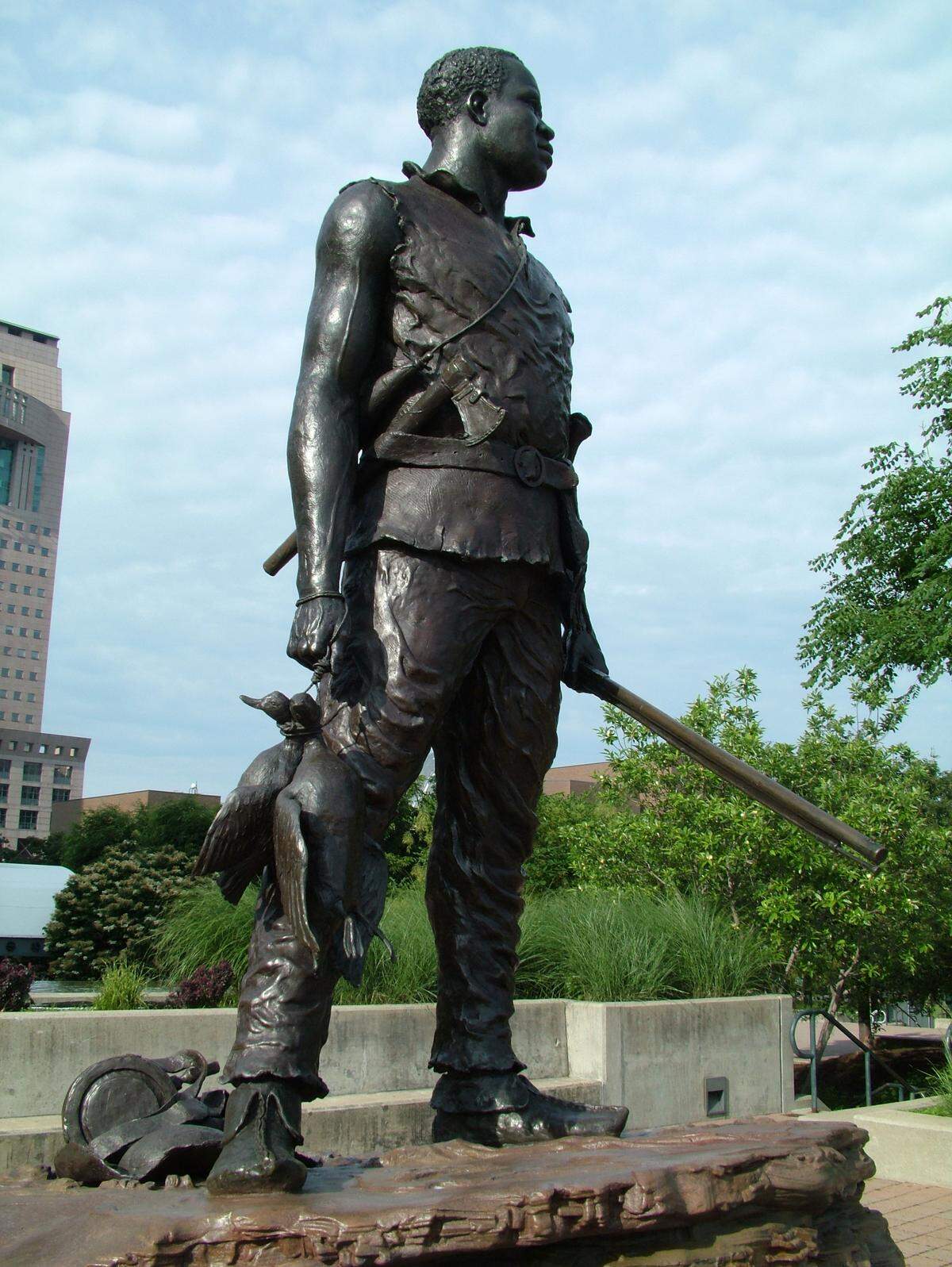 “York” (2003) in Louisville honors a man enslaved by William Clark – of the Lewis and Clark Expedition – who is believed to have been key to the expedition’s success.