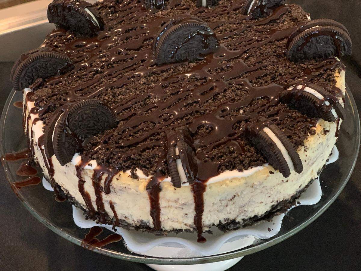 The Cheesecake Studio’s basic flavors come in plain, apple, strawberry, cherry, peach, blueberry, berry medley and Oreo, and can be ordered for $35.
