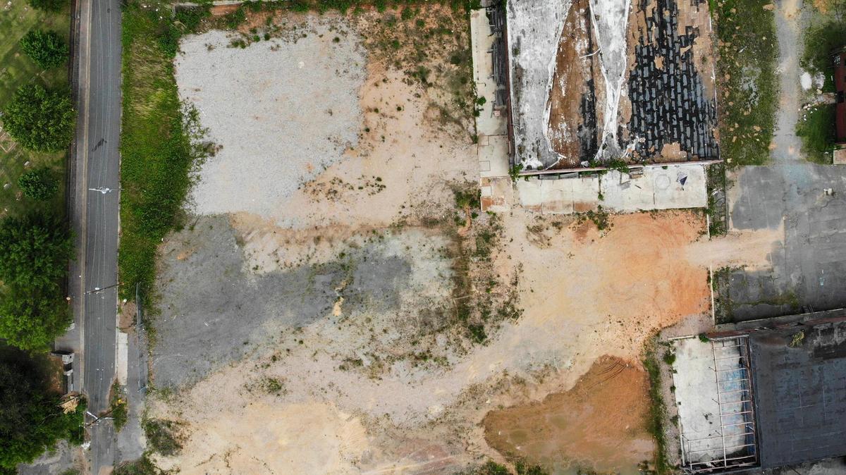 This 5-acre parcel sits is sandwiched between the historic Elmwood and Pinewood cemeteries and a historic mill that has been producing flour in Charlotte for several decades. A petition to rezone the land for 77 townhomes has been withdrawn.