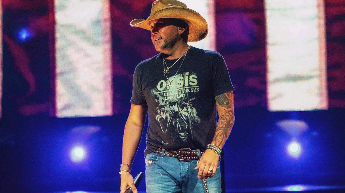 Jason Aldean performs at PNC Music Pavilion in Charlotte on Thursday night.
