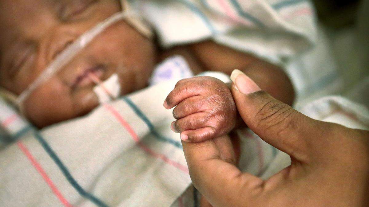 Baby Hunter, born 13 weeks premature and weighing only 2 lbs 9 oz, was one of a pair of twins at the Baptist Women’s Hospital NICU. 
