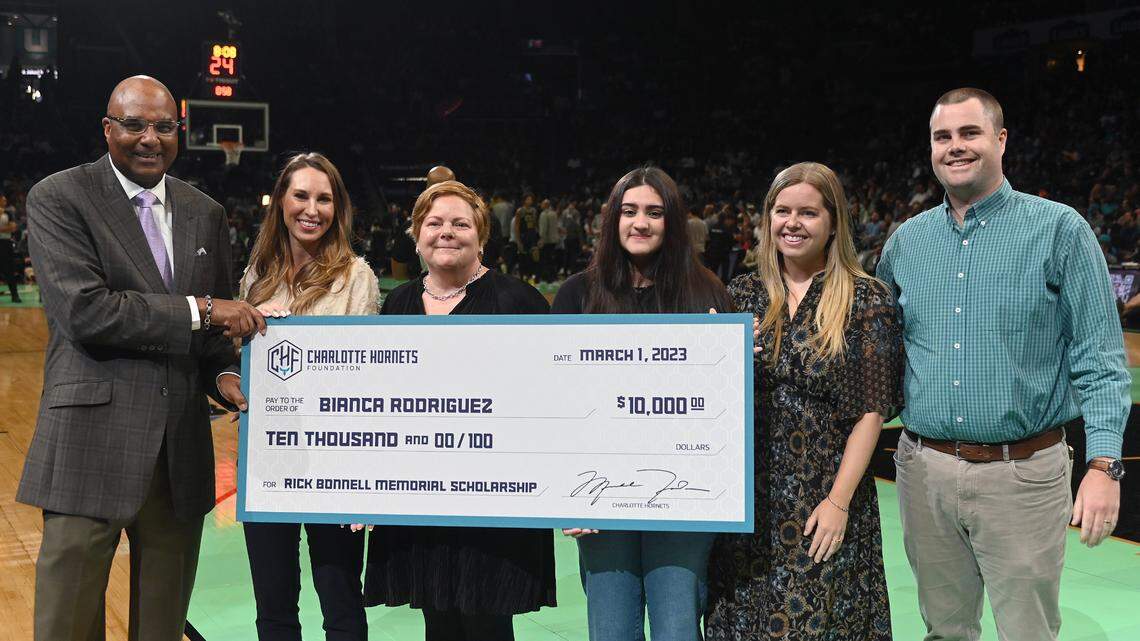 How to apply for college scholarship honoring late Hornets’ reporter Rick Bonnell