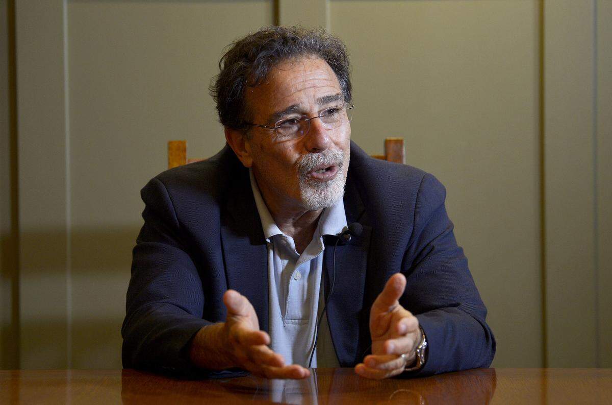 Charlotte attorney David Rudolf talks about the Netflix docu-series “The Staircase,” which chronicles the murder trial (and the years following) of Michael Peterson. Rudolf will be doing a talk about his involvement with the production at McGlohon Theater on Oct. 4.