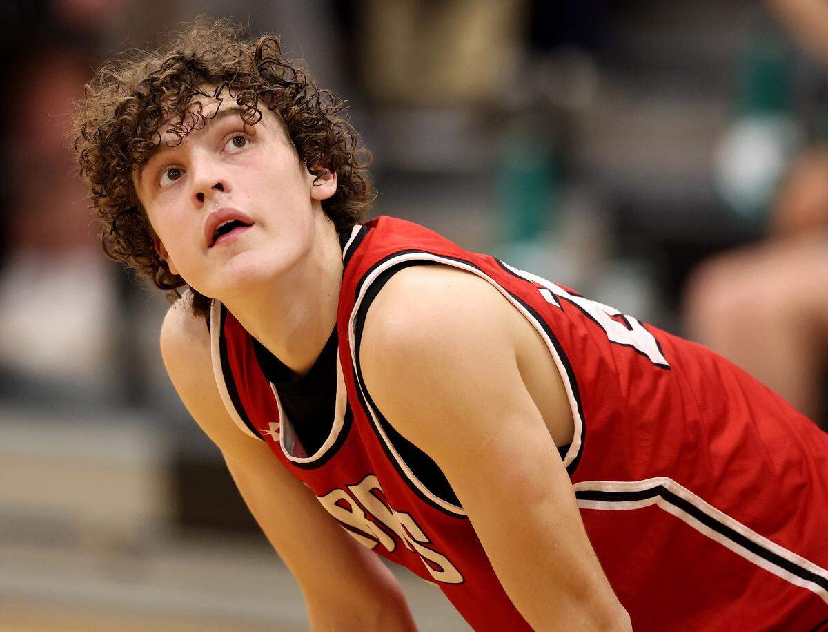 South Meck’s Jim Gatehouse watches a free throw attempt from along the lane during action against Myers Park on Friday, January 17, 2025 at Myers Park High in Charlotte, NC. 