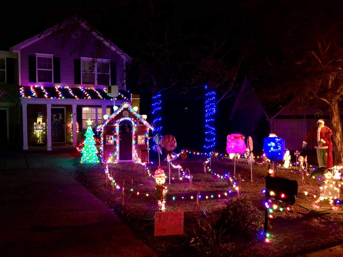 6115 Colchester Lane Matthews, NC 28104 Neighborhood: Buckingham