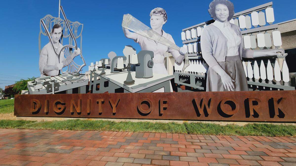 A new monument saluting the labor of furniture, textile and hosiery mill workers will be dedicated Saturday at the History Museum of Burke County in Morganton. The 24-foot monument is a project of the Workers’ Legacy Foundation, a nonprofit group that opened a related exhibit in the museum in January.
