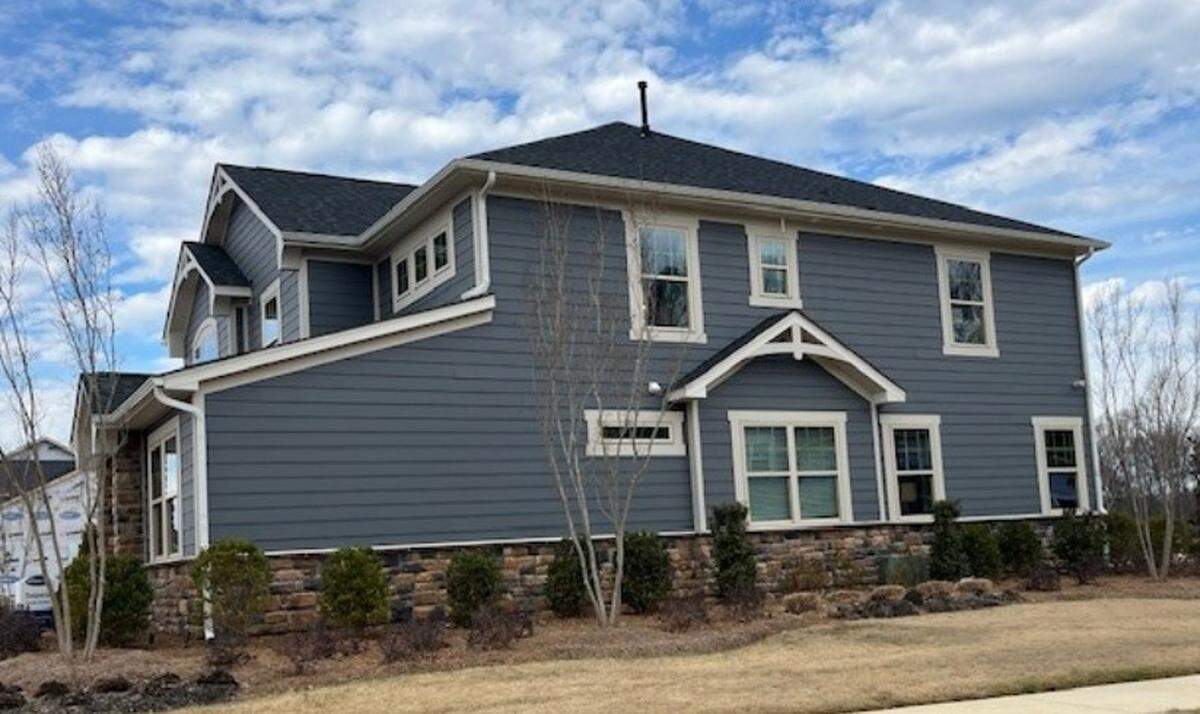 This would be a typical home in a national home builder’s planned 87-home subdivision on a Lake Norman peninsula.