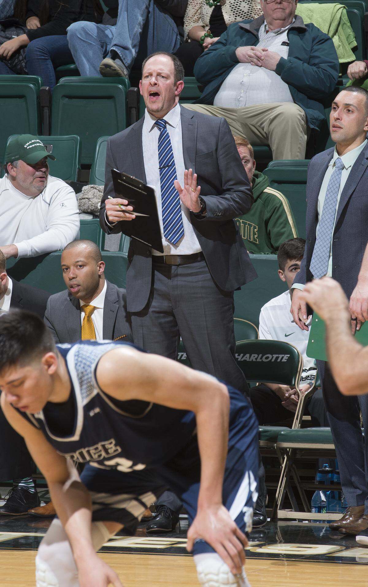 The Charlotte 49ers named Aaron Fearne interim men’s basketball coach for the 2023-24 season.
