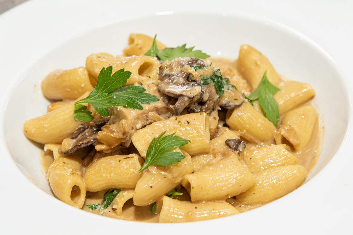 Capishe’s linguine and lemon chicken is made with linguine #21, pan-seared chicken breast, squeeze of lemon and Italian herbs, pecorino and white wine.