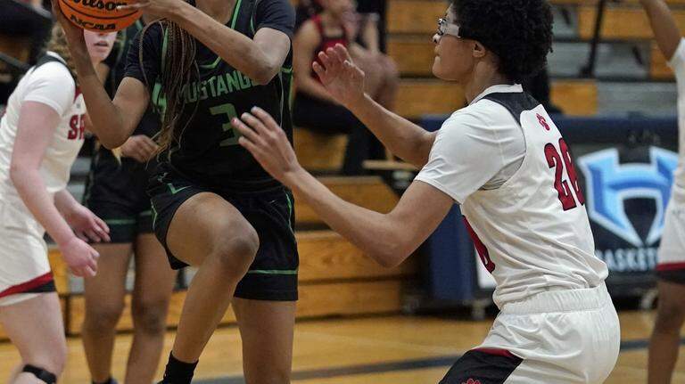 PHOTOS: South Meck vs. Myers Park girls, Greater Charlotte final