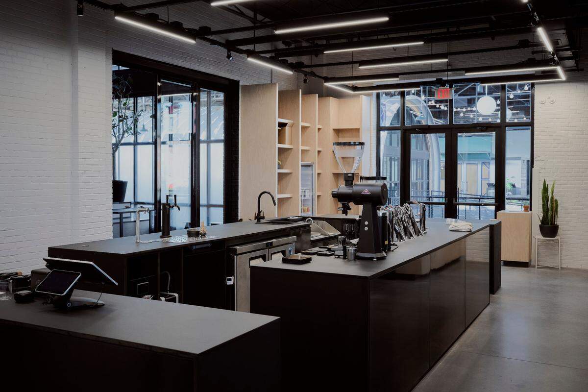 Noche Bruta was an experimental, permanent pop-up that took over the Hex Coffee, Kitchen and Natural Wines space at night.