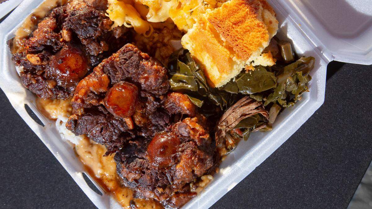Which restaurant has the best soul food in Charlotte? 