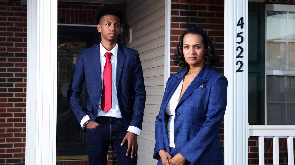 Faith Fox and her son Jamel in Charlotte, N.C., on Dec. 9, 2020. A dispute about the reading of August Wilson’s Pulitzer Prize-winning play “Fenes” in an English class escalated at the mostly white Providence Day School. (Travis Dove/The New York Times)