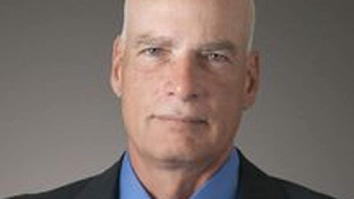 Charlotte attorney Ken Bell, President Trump’s nominee for a vacant seat on the federal bench in North Carolina, has drawn criticism from a federal watchdog agencies for the fees he and his firm have billed as they recover fees from a Ponzi scheme. Bell’s nomination faces a key congressional vote Thursday.