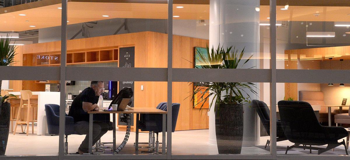 The One Independence Center Collaborative Lounge is a new conference space where tenants can work quietly or host events. 