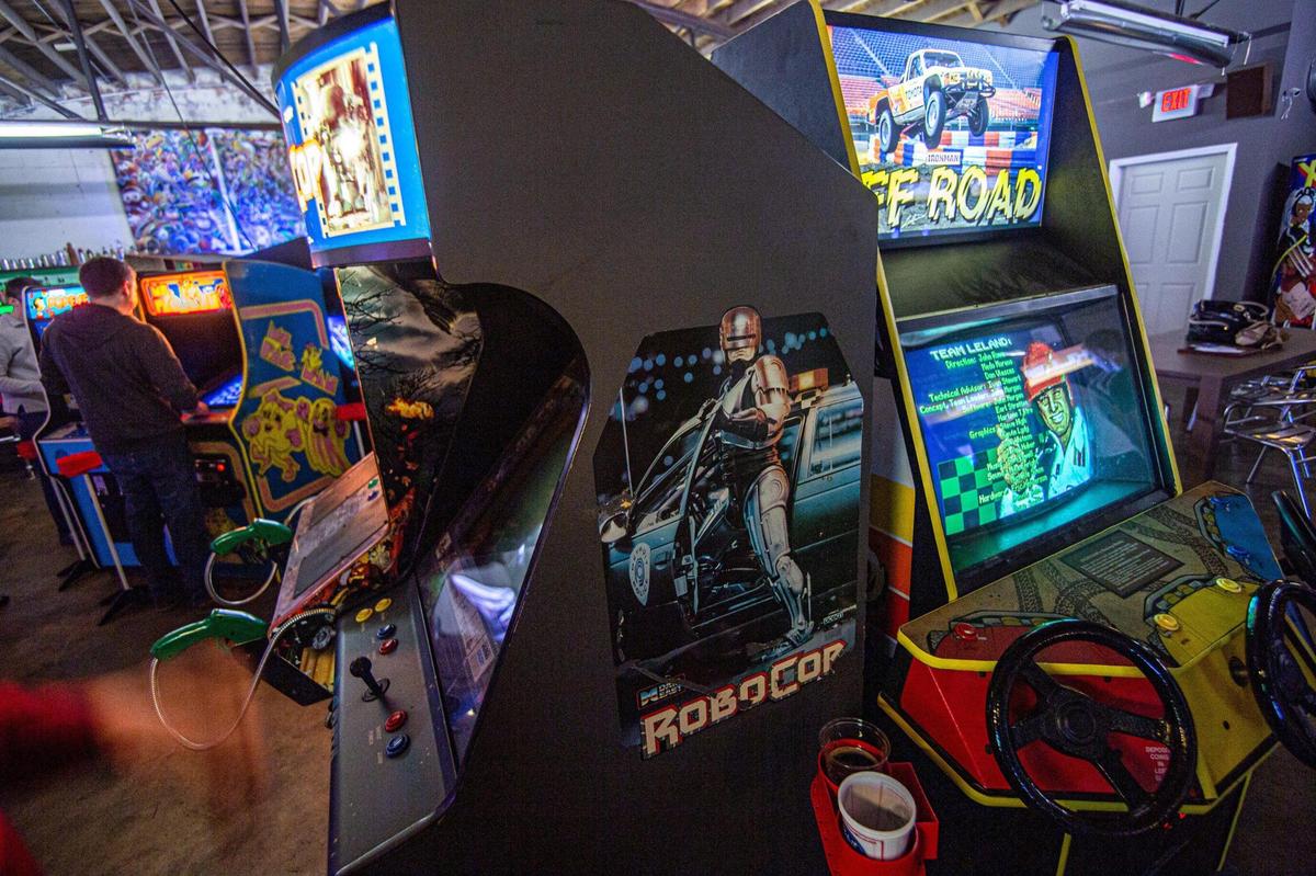 Abari Game Bar had many types of video games and a variety of drinks and beers to choose from.