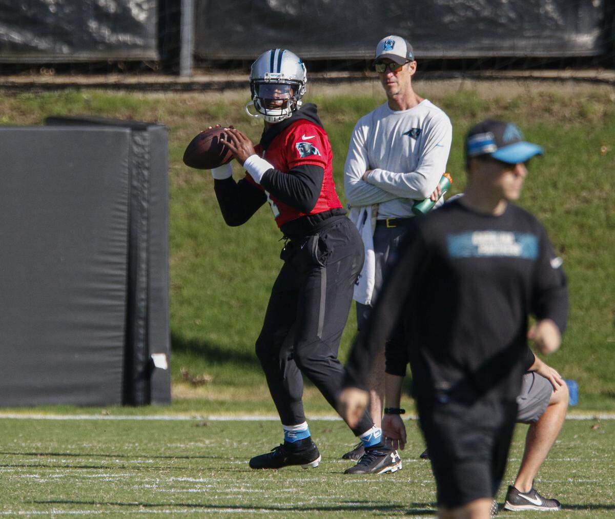 Carolina Panthers quarterback Cam Newton began throwing during veteran minicamp last week, showing he’s on schedule in his recovery from an arthroscopic shoulder surgery in January.