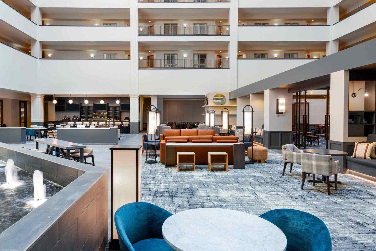 The lobby of Hilton Charlotte Airport.