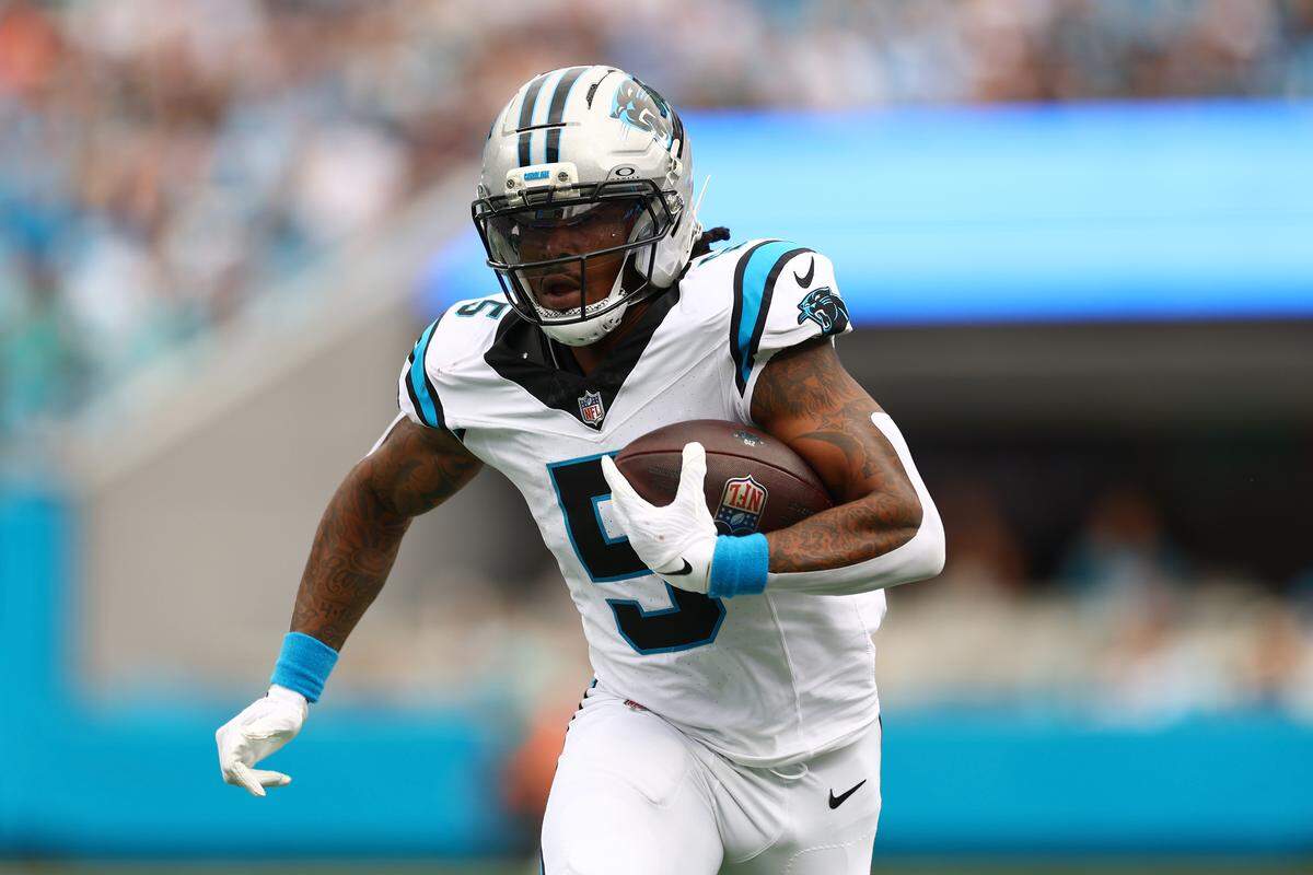Carolina Panthers running back Rico Dowdle emerged when Chuba Hubbard was hurt with back-to-back games of 206 and 183 rushing yards. Soon, he had taken Hubbard’s starting spot.