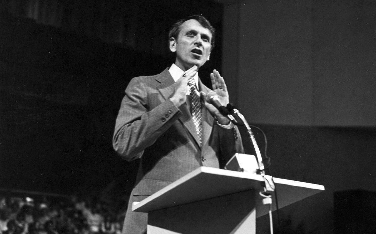 Leighton Ford spoke to large crowds in more than three dozen countries as part of brother-in-law Billy Graham’s ministry and as leader of his own.