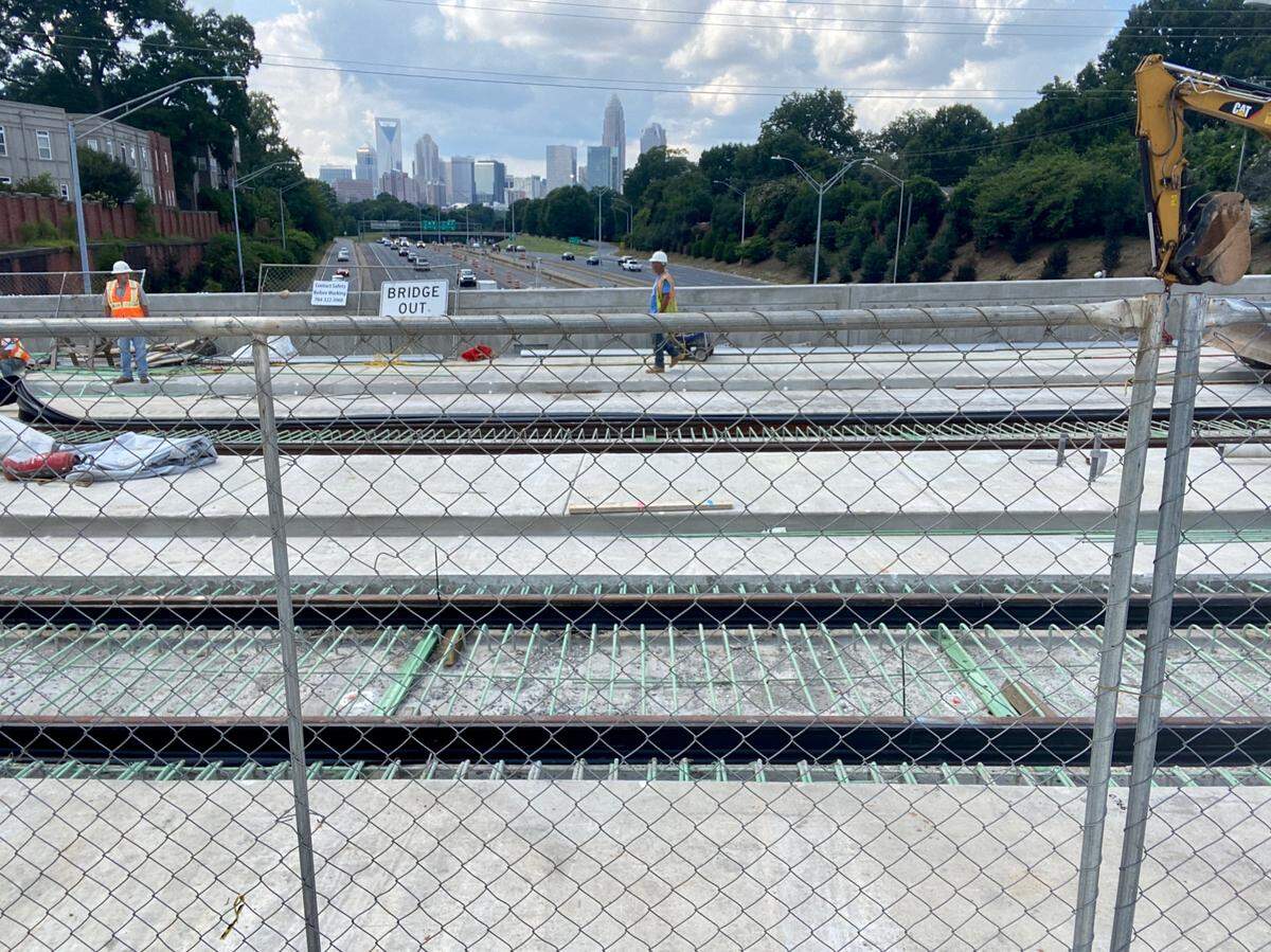 If you’re going to take skyline pictures at the Hawthorne Lane bridge, just know there’s a chain-link fence to work around.