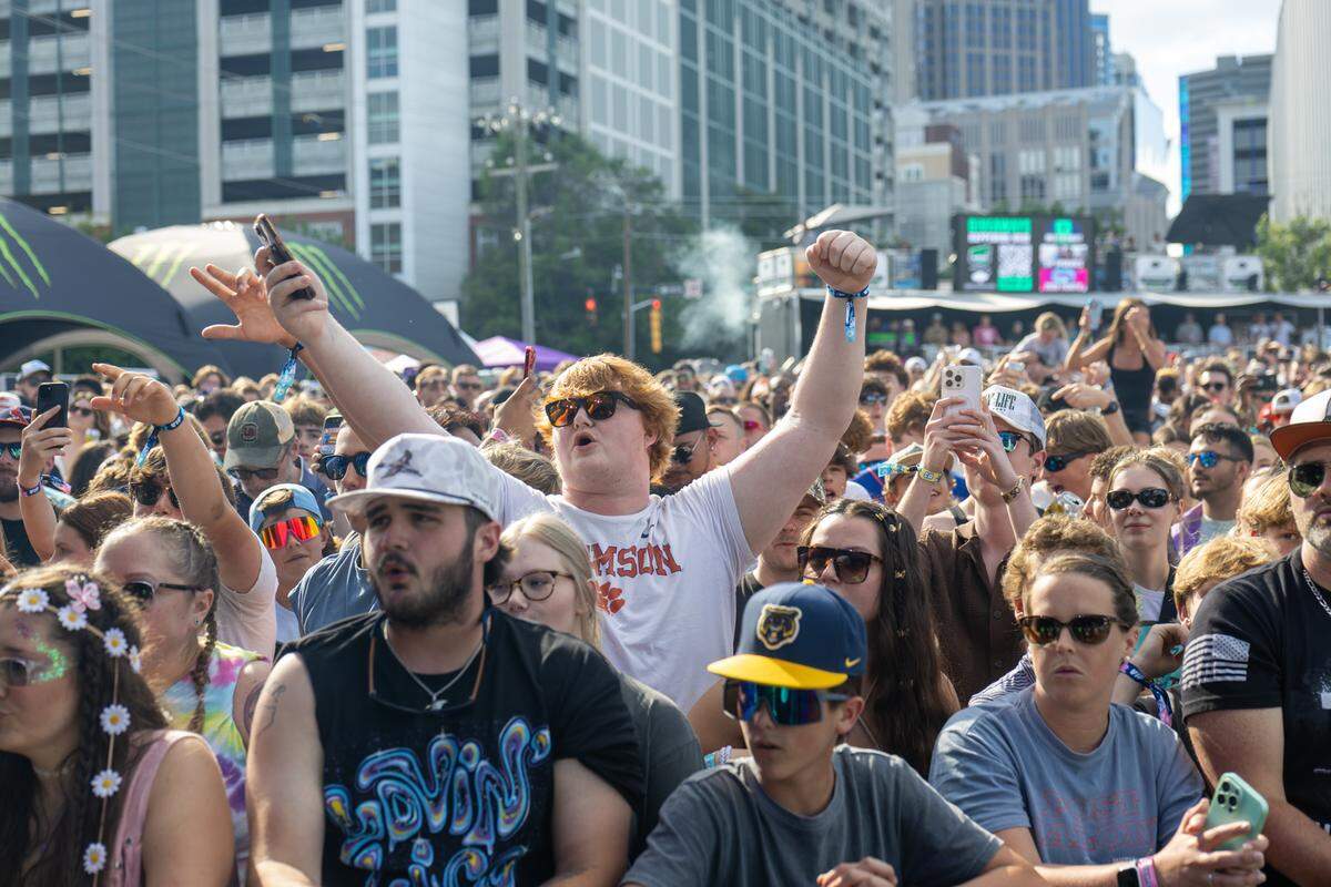 Fans at Lovin’ Life Music Fest on May 4, 2025.