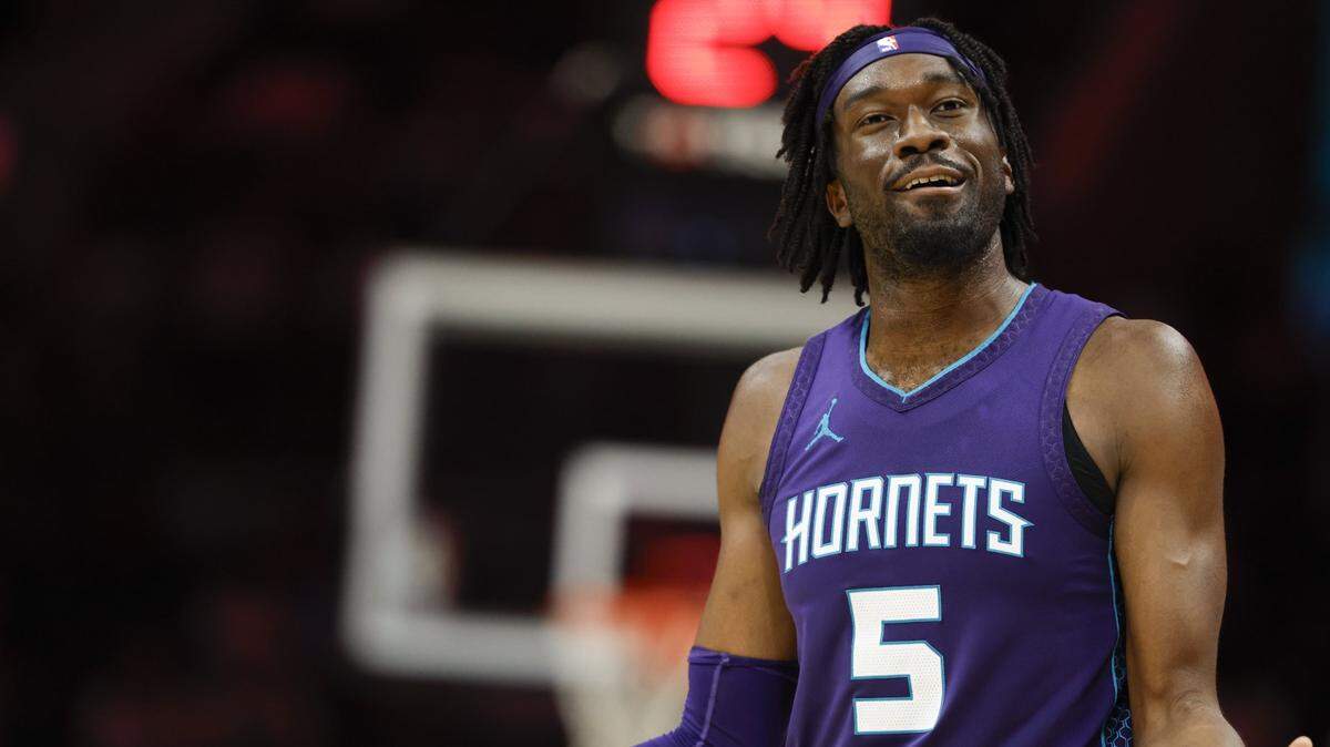 Charlotte Hornets center Mark Williams (5) reacts to an official’s call during the second half against the Chicago Bulls at Spectrum Center.