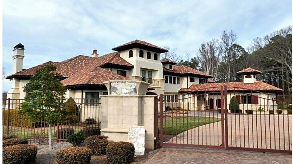 A family wants to convert their two Lake Norman waterfront property into a venue for weddings and other events. One of the family’s two mansions on the property is pictured here.