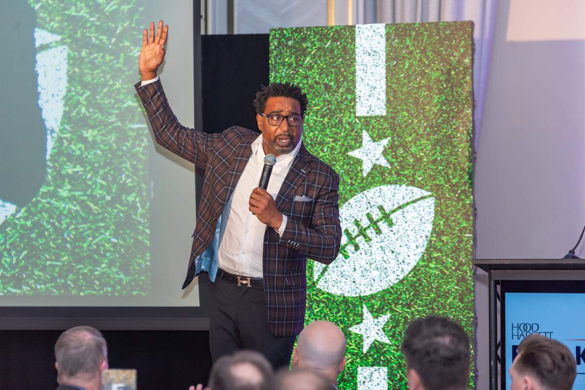 NFL legend Cris Carter shares his life story with hundreds at Carmel Country Club in Charlotte on Wednesday, January 8, 2025.