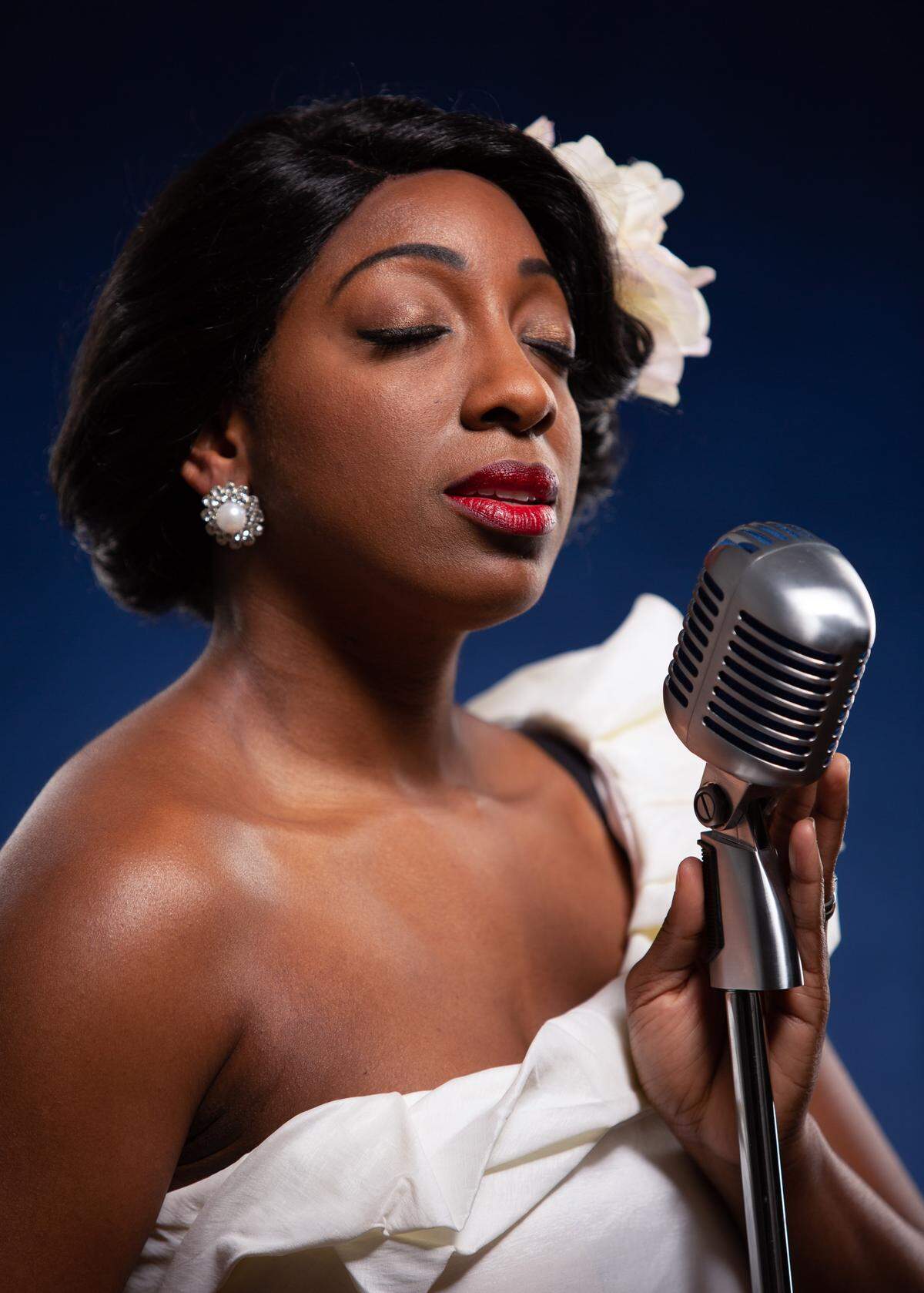 Janeta Jackson has gone from playing Mary Poppins., a woman who saves broken people, to playing Billie Holiday, a woman who can’t save her own broken self. Jackson stars in Actor’s Theatre of Charlotte’s “Lady Day at Emerson’s Bar and Grill.”