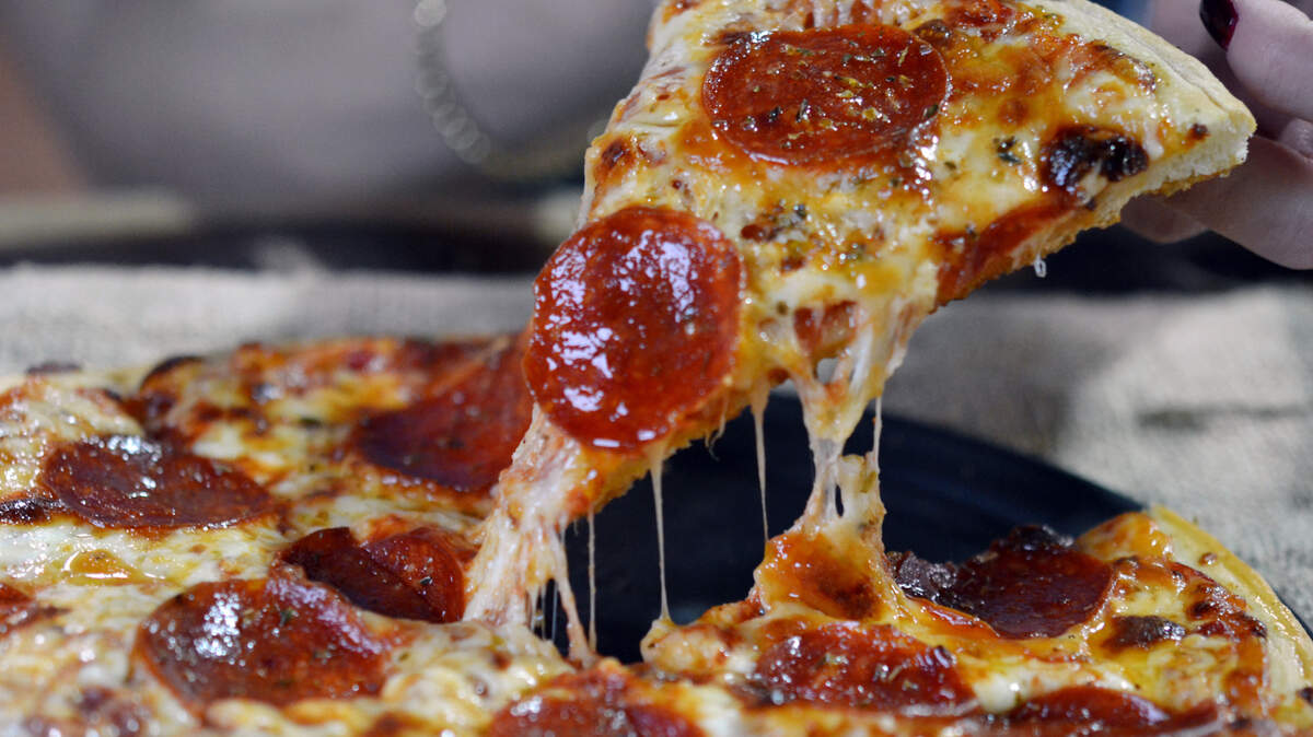 Singas Famous Pizza, a New York-based pizzeria known for its handmade 10-inch personal pizzas, will open a Charlotte location.