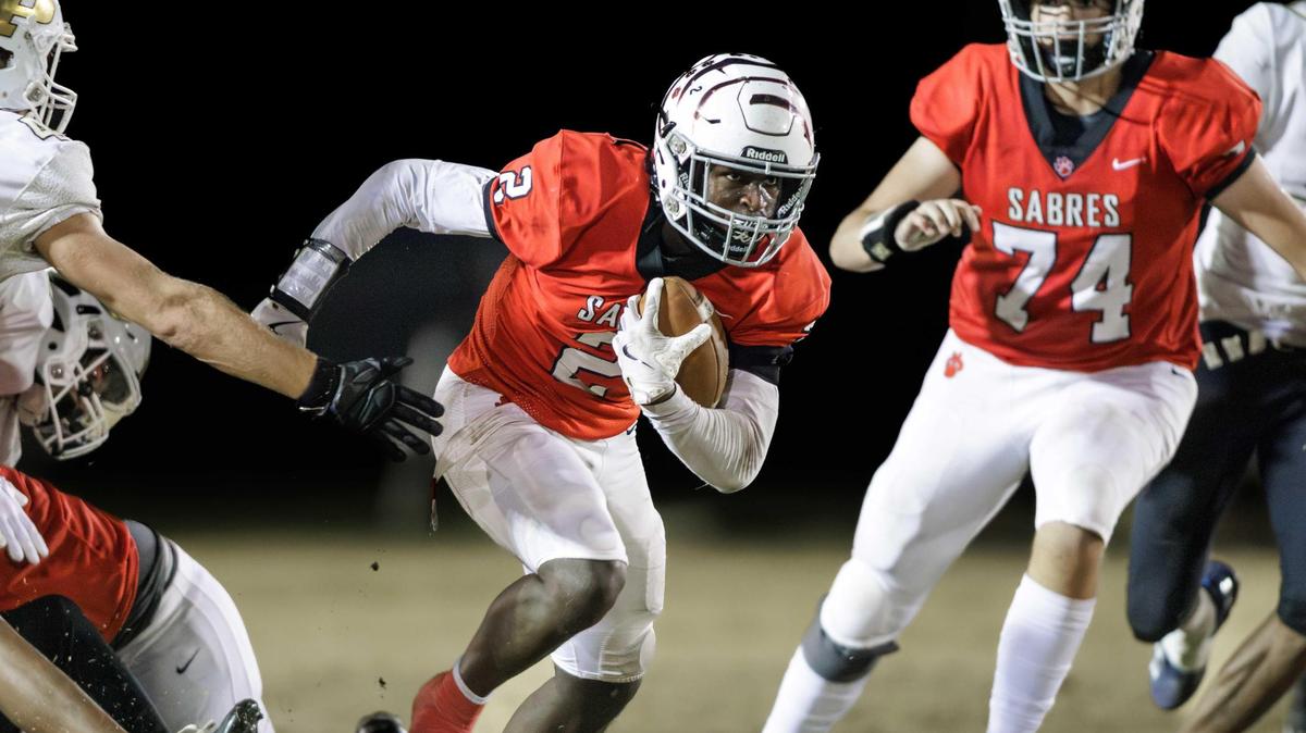 South Mecklenburg RB Cash Hunter, seen here in a file photo, is The Charlotte Observer high school football player of the week for the week of Nov. 15