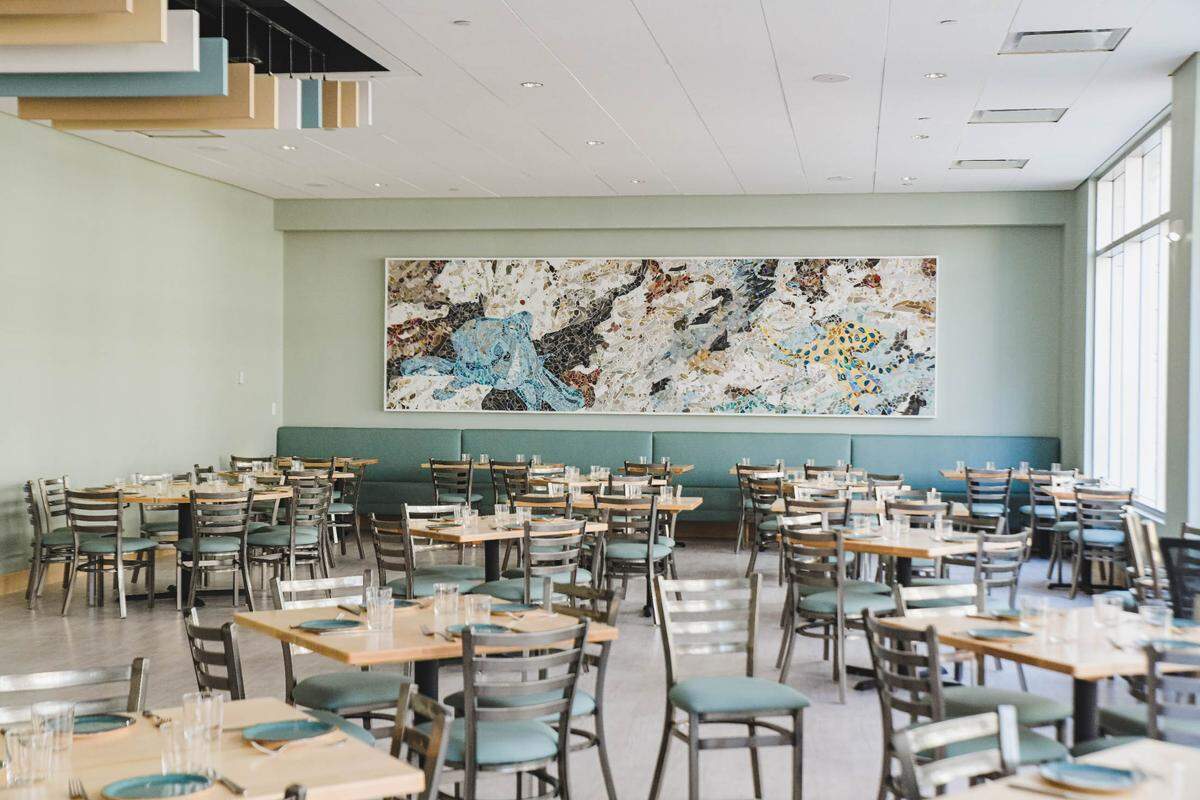 The dining room at Fin & Fino’s Birkdale Village location.