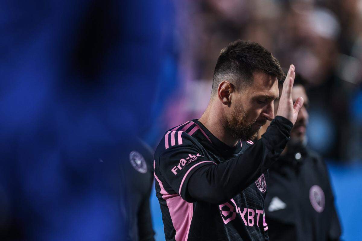 Inter Miami forward Lionel Messi leaves the pitch after a loss to Charlotte FC at the Bank of America Stadium in Charlotte, N.C., on Saturday, October 21, 2023.