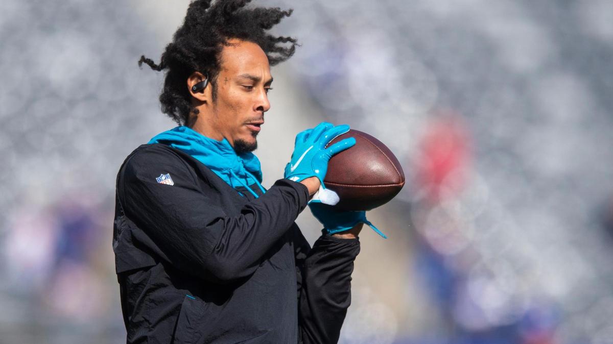 Panthers wide receiver Robby Anderson catches a pass during warm-ups before the game against the Giants at MetLife Stadium on Sunday, October 24, 2021 in Rutherford, NJ.