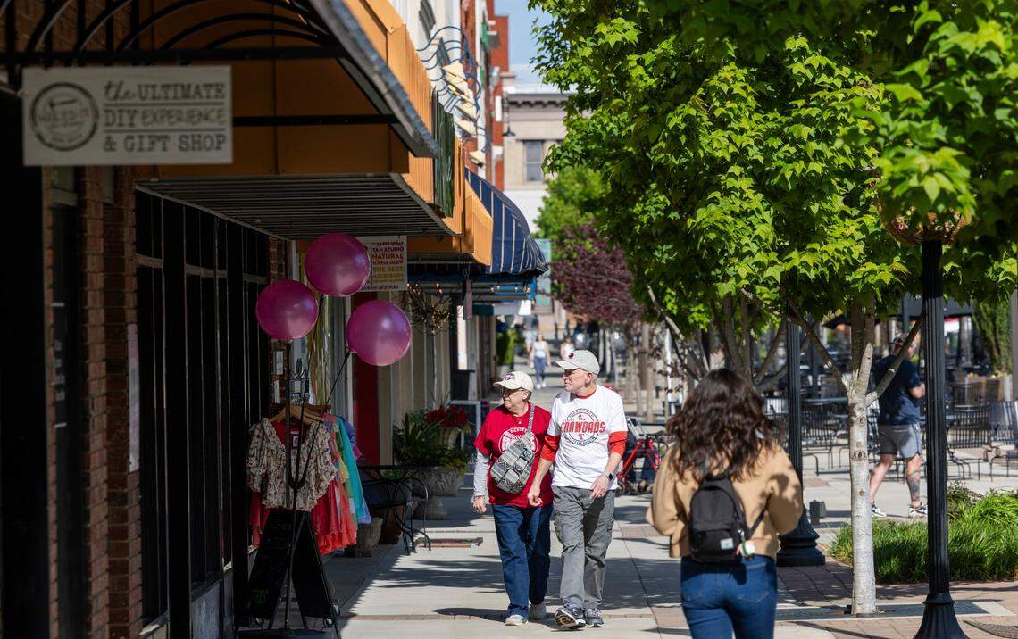 Main Avenue in Hickory, NC ranks No. 9 on a list of places with must-see main streets that serve as cultural hubs and “the hearts of their communities,” according to 10Best USA Today readers.