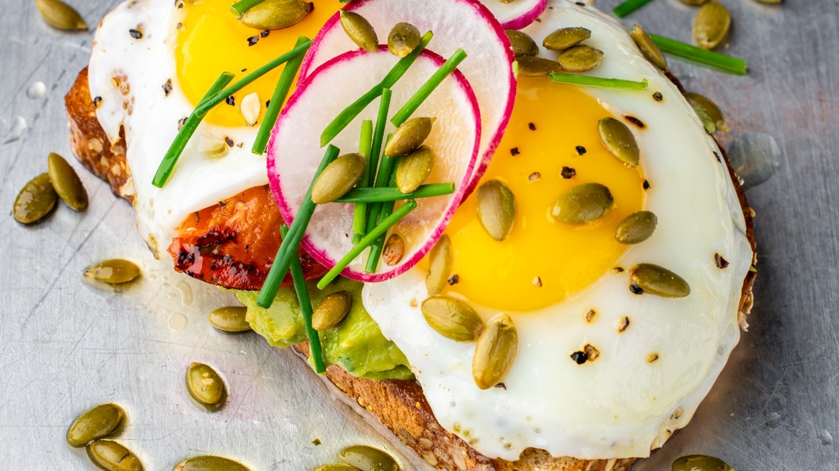The People’s Market avocado toast rivals among the best in town, topped with fried eggs, radish, tomato and pumpkin seeds.