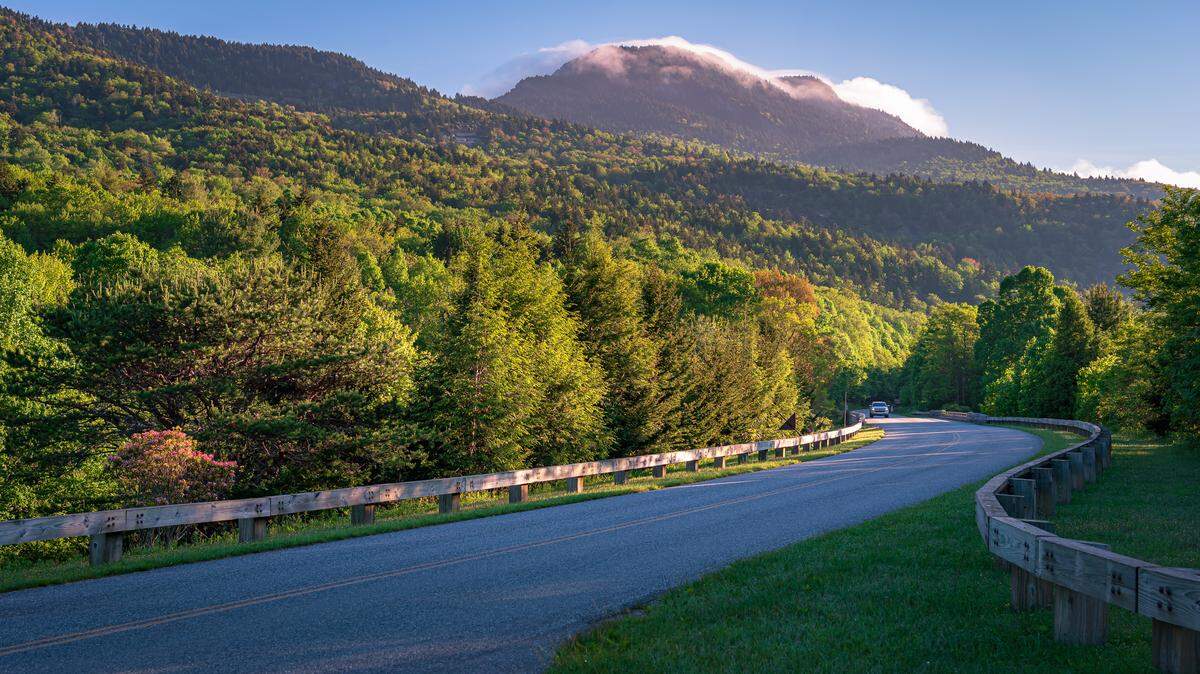 ノベンバー('17ポーランド/オランダ/エストニア)Blu-ray ブルーレイ NC's Blue Ridge Parkway named a national historic landmark