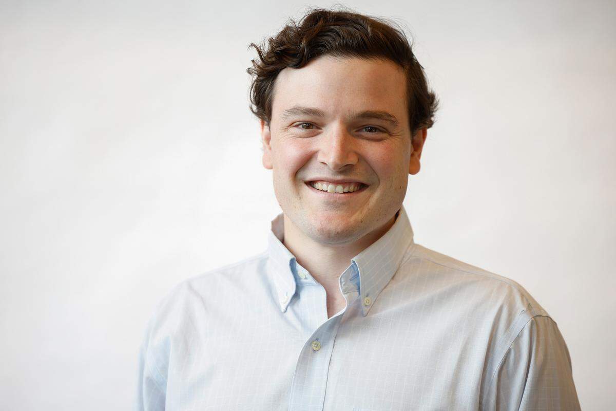 Profile Image of Gordon Rago