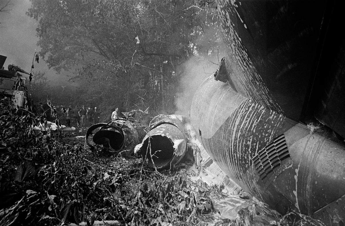 In the aftermath of the Flight 212 crash, much of the plane caught on fire.