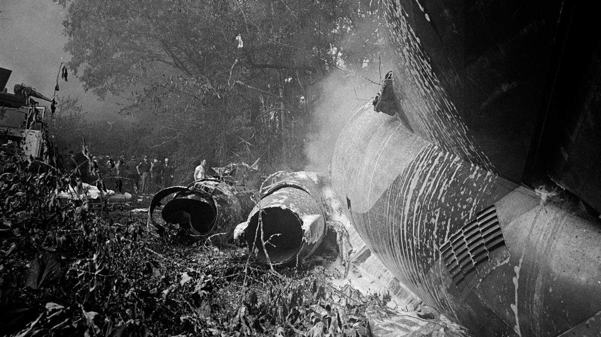 In the aftermath of the Flight 212 crash, much of the plane caught on fire.