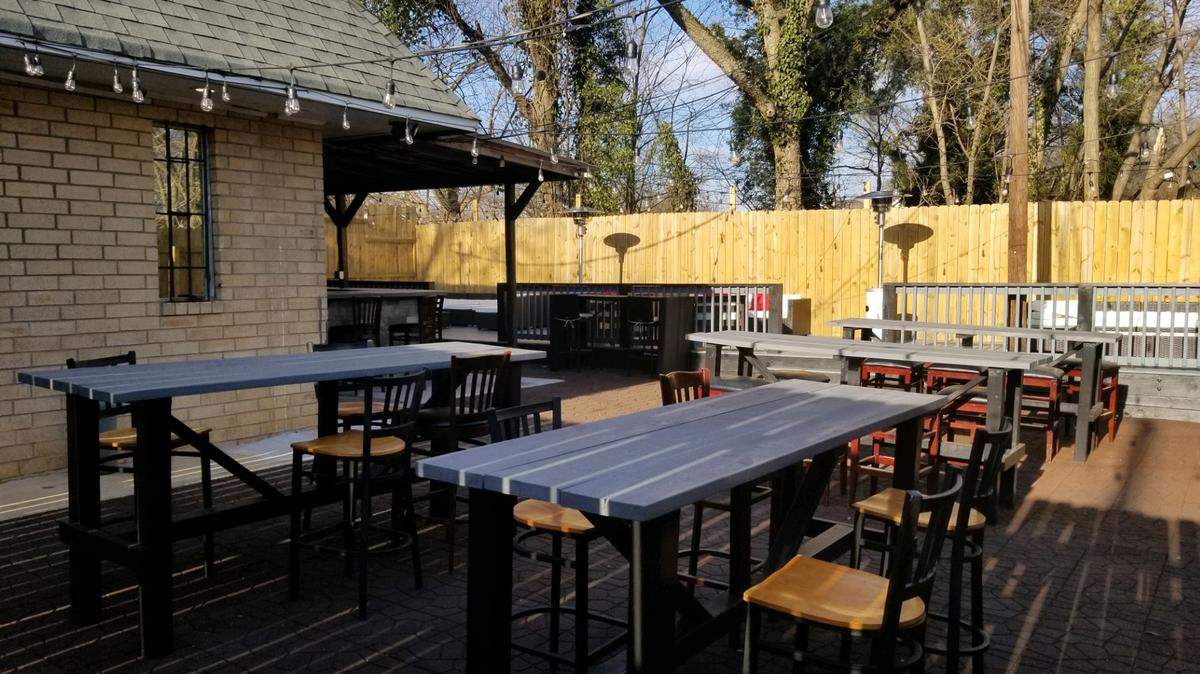 Jay Davis, the co-owner of Lulu’s Maryland Style Chicken and Seafood, recently unveiled a soft opening of his newest venture: Hideaway Bar & Lounge.