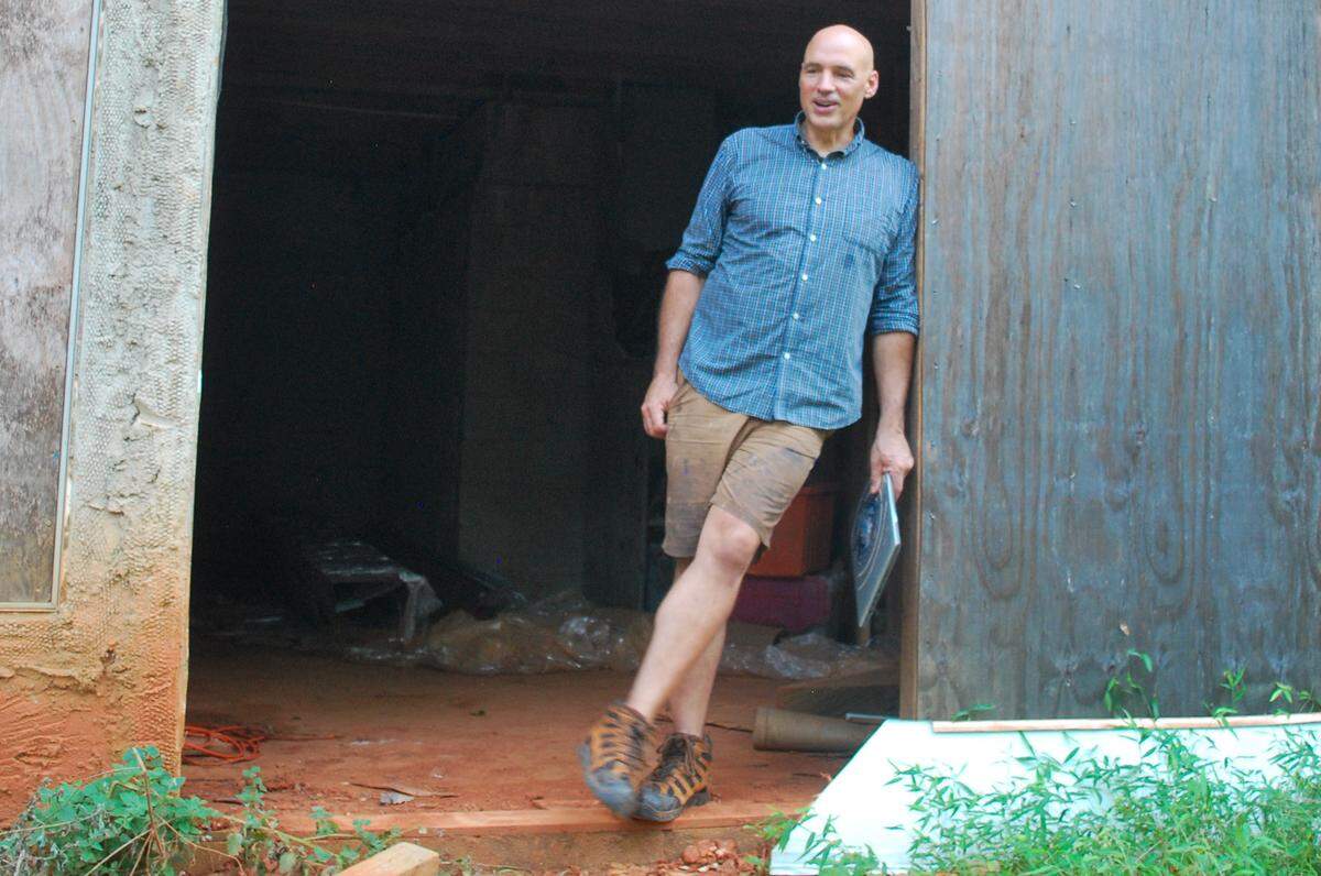 Robert Mihaly started building Castle Mont Rouge in 2000 as a whimsical studio space, then eventually moved on to other projects. He picked back up on the effort to complete it in 2017.
