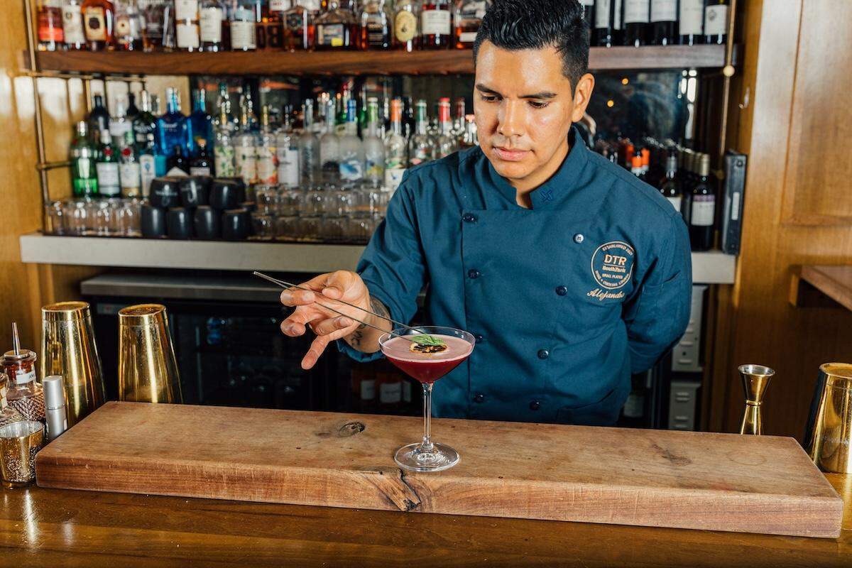 Dilworth Tasting Room’s Alejandro Ibanez shows us how to make a Holiday Bells Mocktail.