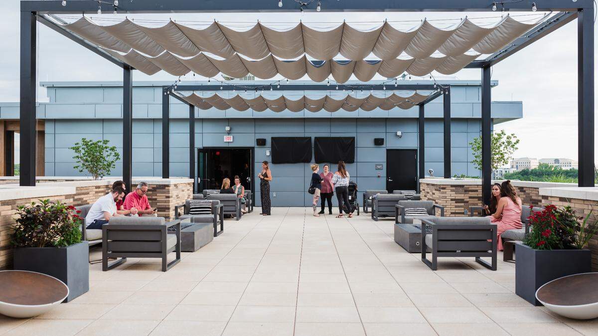Enjoy floral cocktails, local vendors and tarot card readings during the Summer Solstice pop-up event at Cordial.