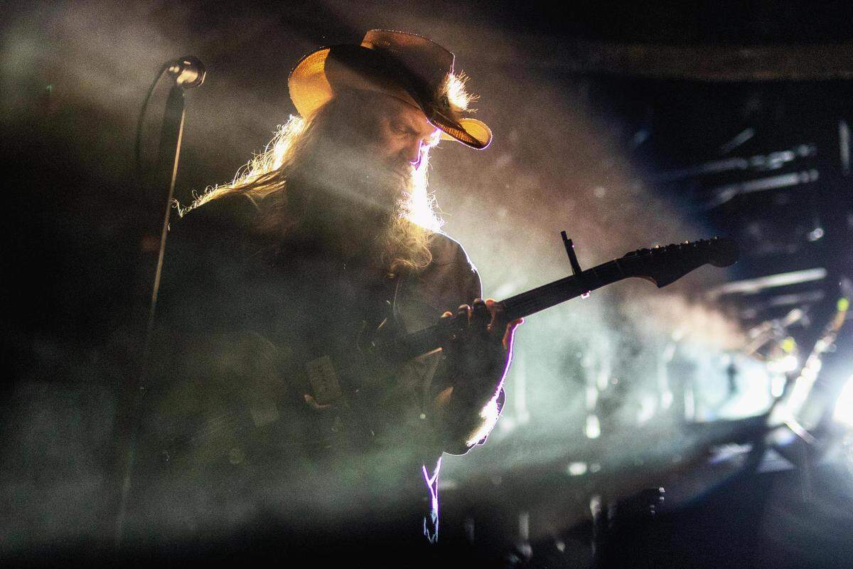 Chris Stapleton performs “Whiskey and You” to open the show on Thursday night.